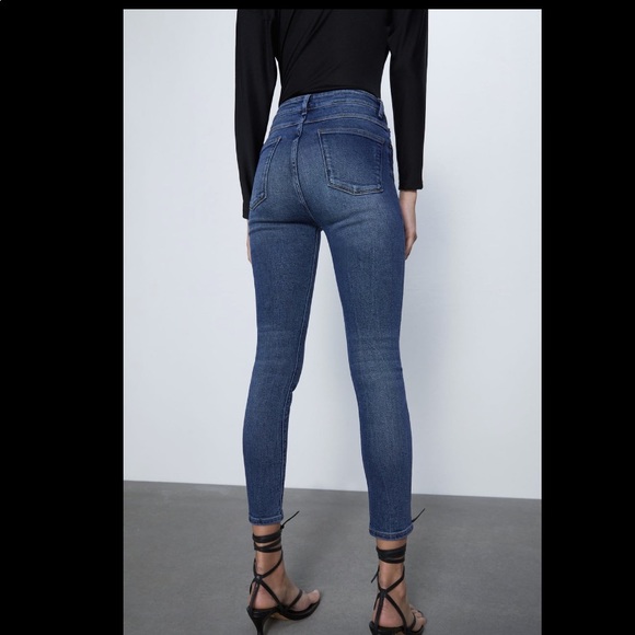 Zara high waisted jeans 👖 - Picture 3 of 4